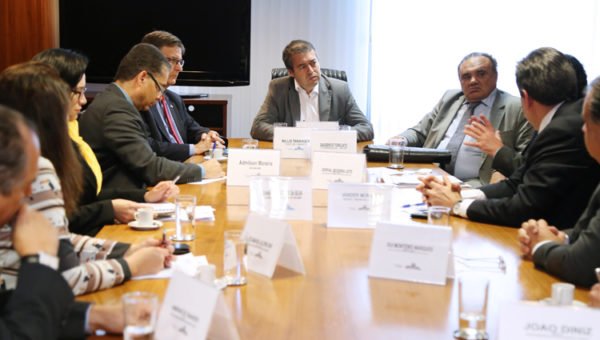 Representantes de sindicatos de trabalhadores e empregadores